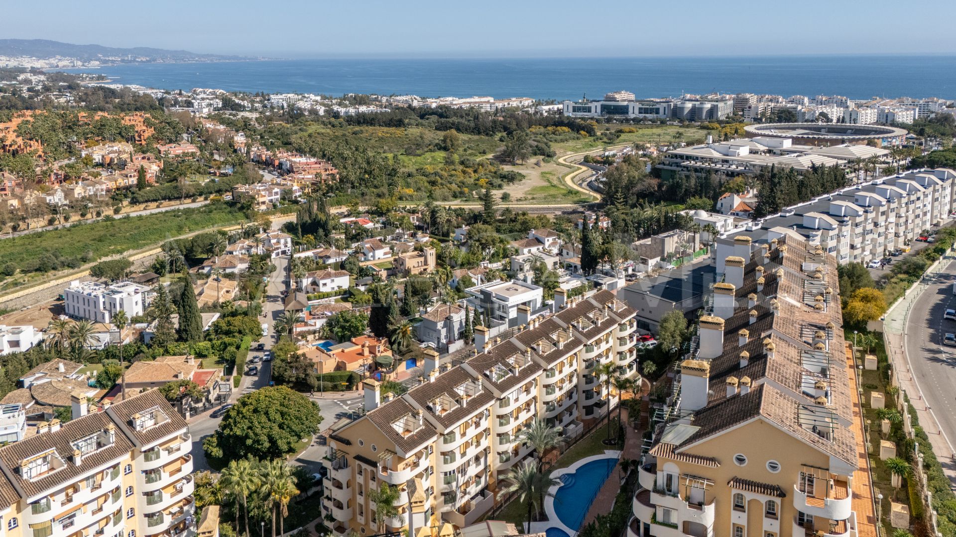 Tvåvåningslägenhet for sale in Nueva Andalucia