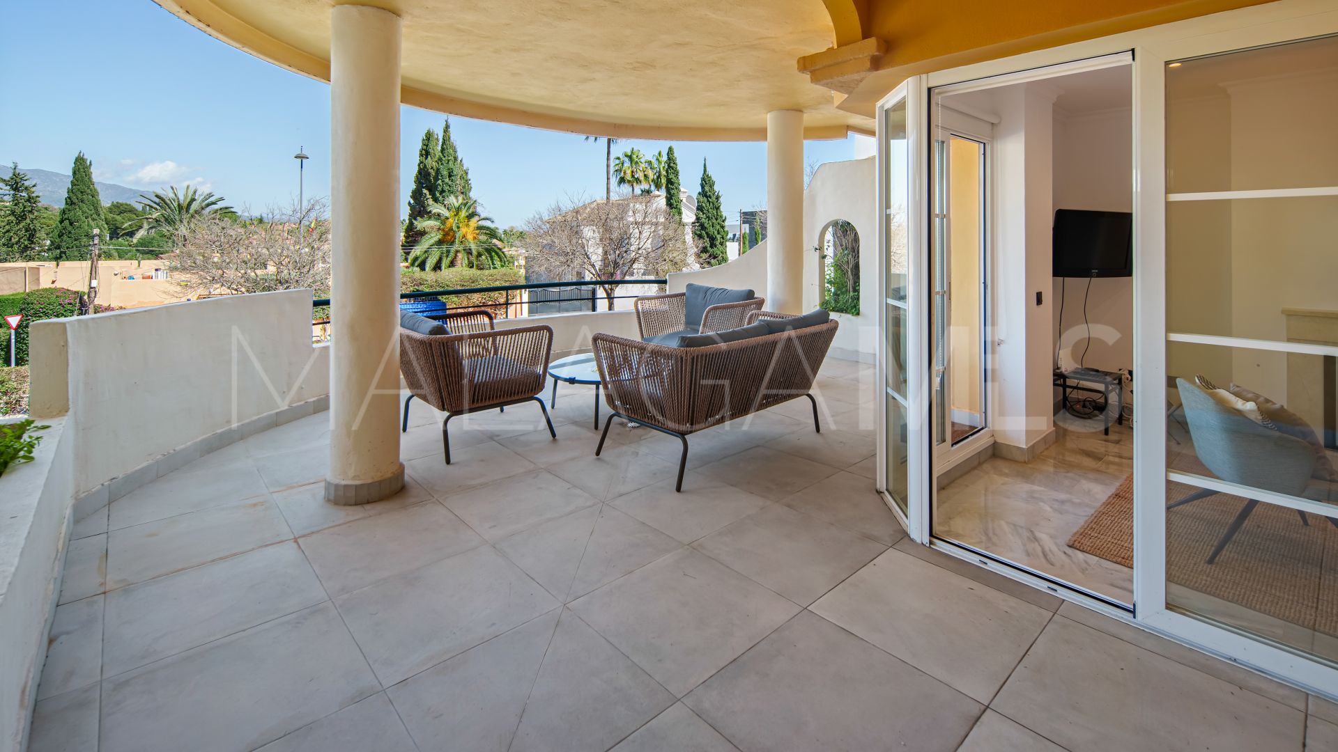 Tvåvåningslägenhet for sale in Nueva Andalucia