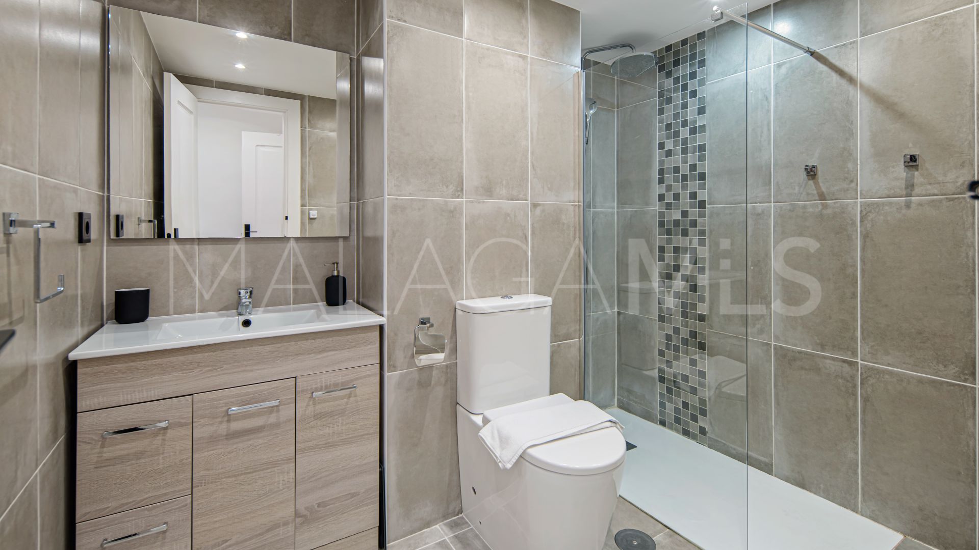 Tvåvåningslägenhet for sale in Nueva Andalucia