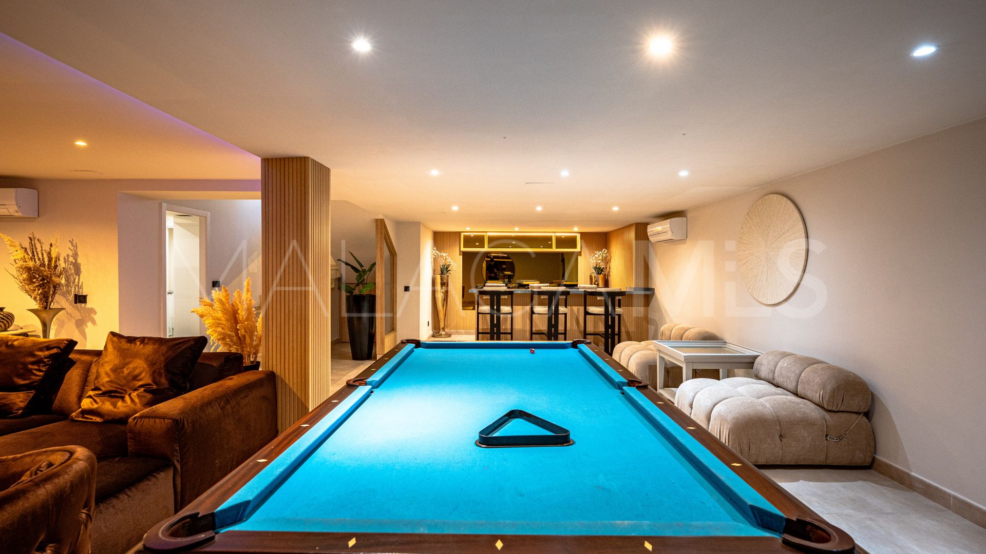 Villa for sale in Nueva Andalucia