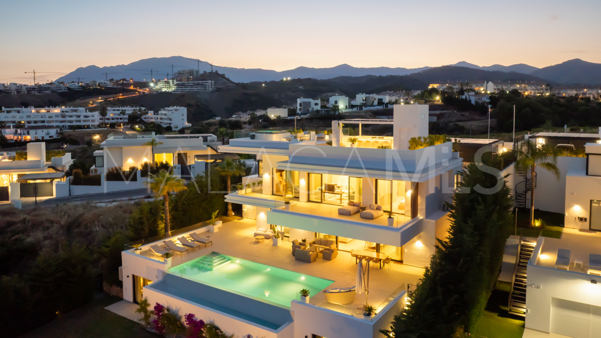 Villa for sale in La Resina Golf