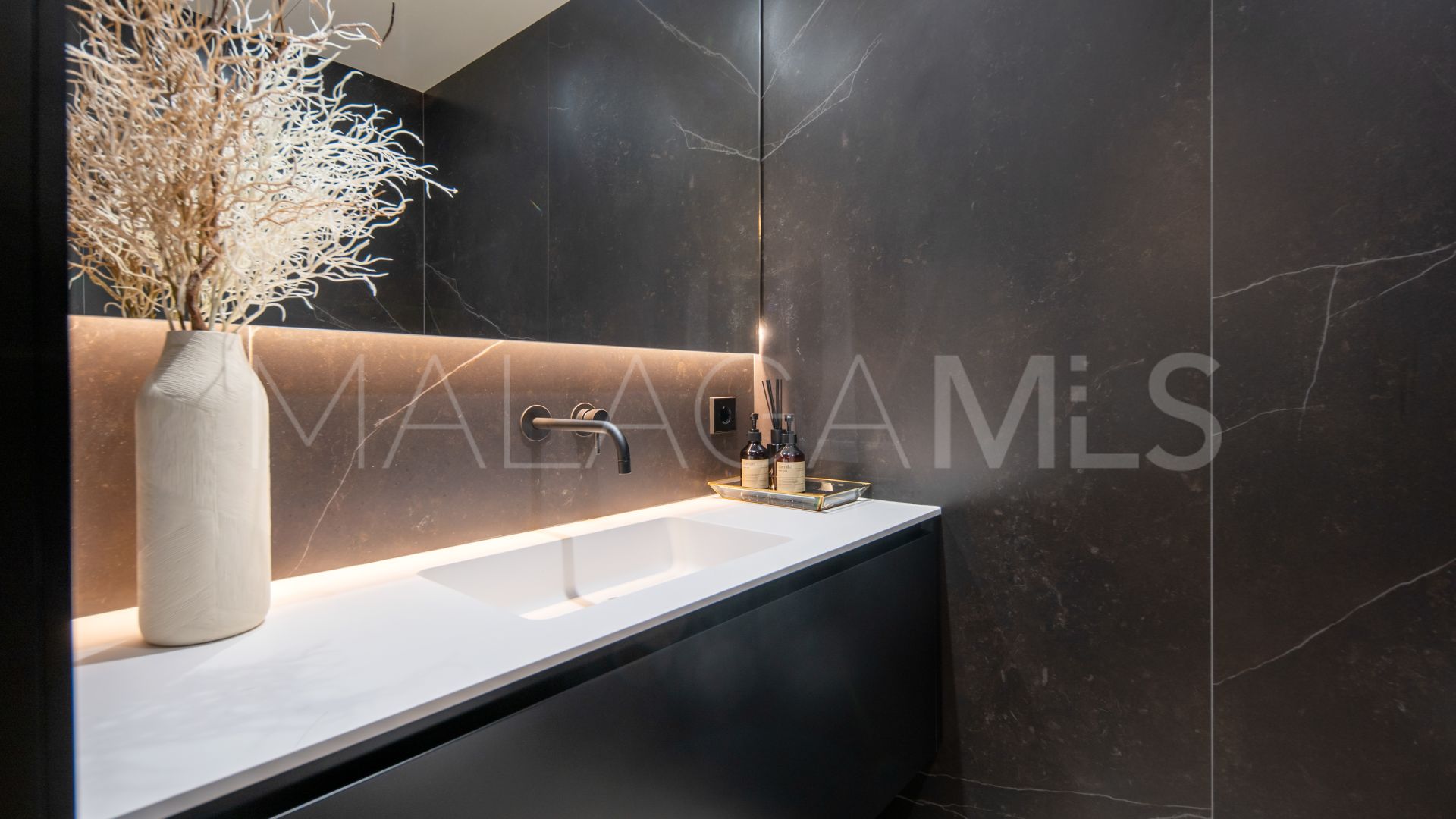 Villa for sale in La Resina Golf