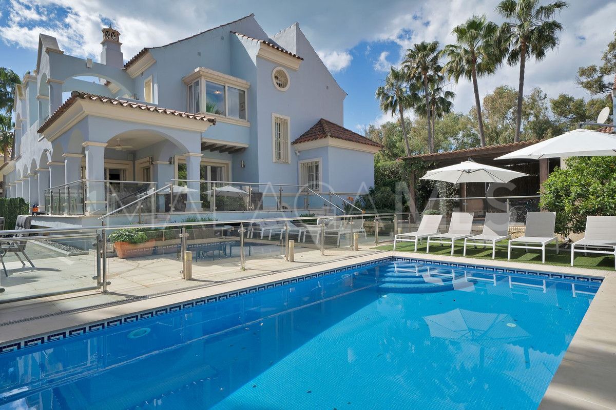 Villa for sale in Marbella - Puerto Banus
