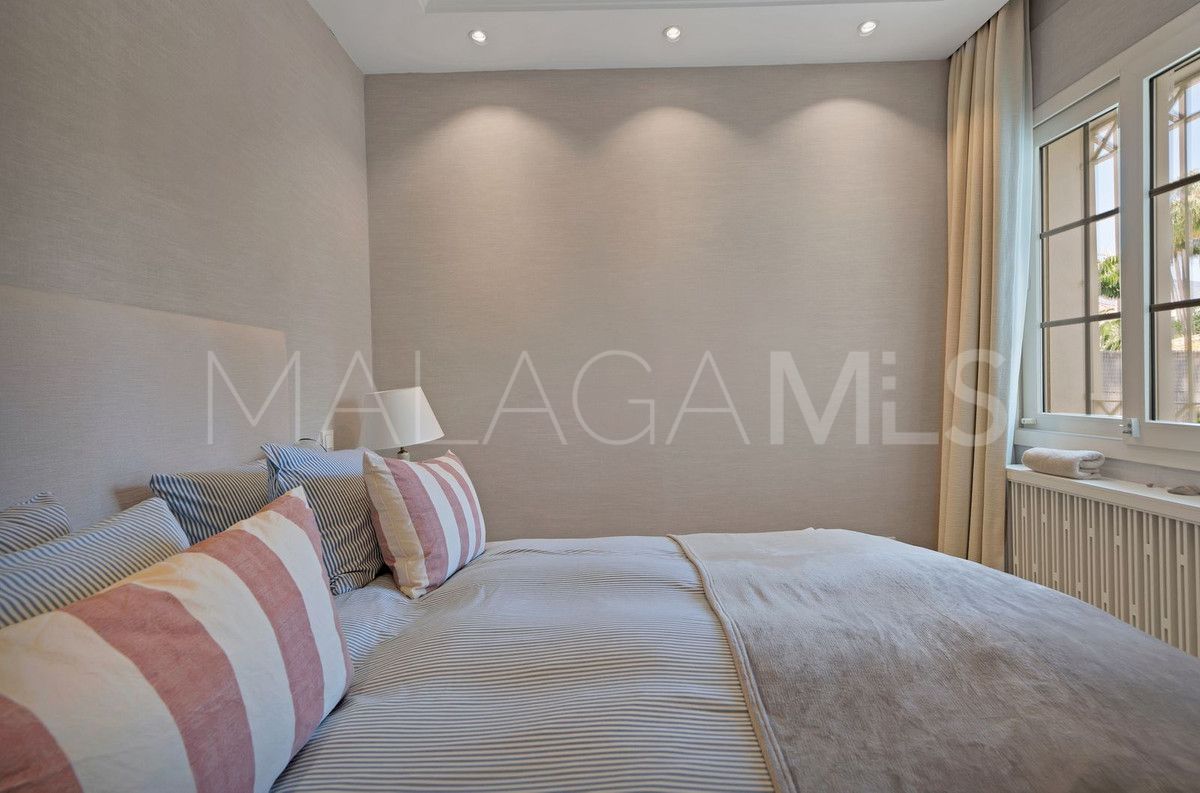 Villa for sale in Marbella - Puerto Banus