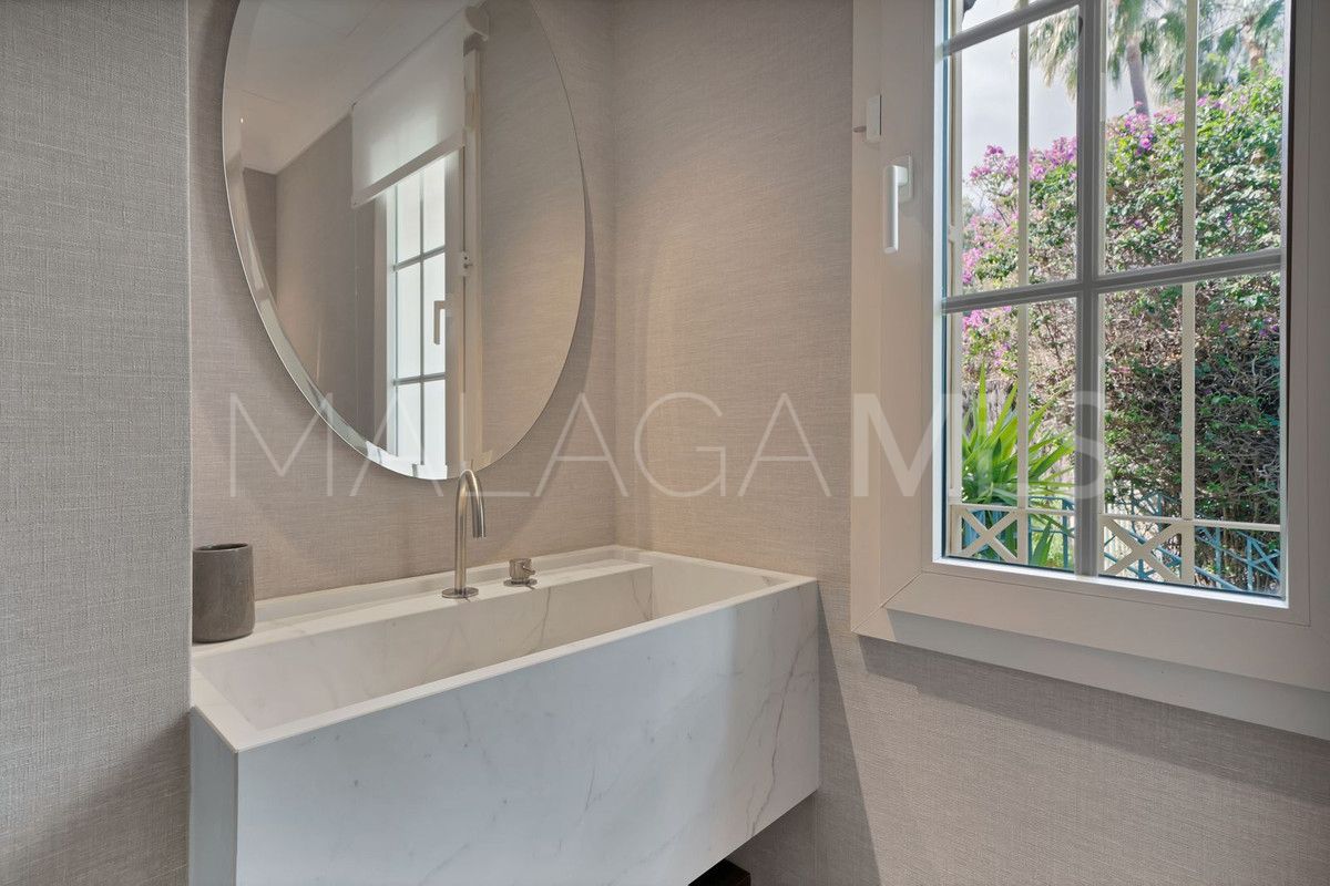 Villa for sale in Marbella - Puerto Banus