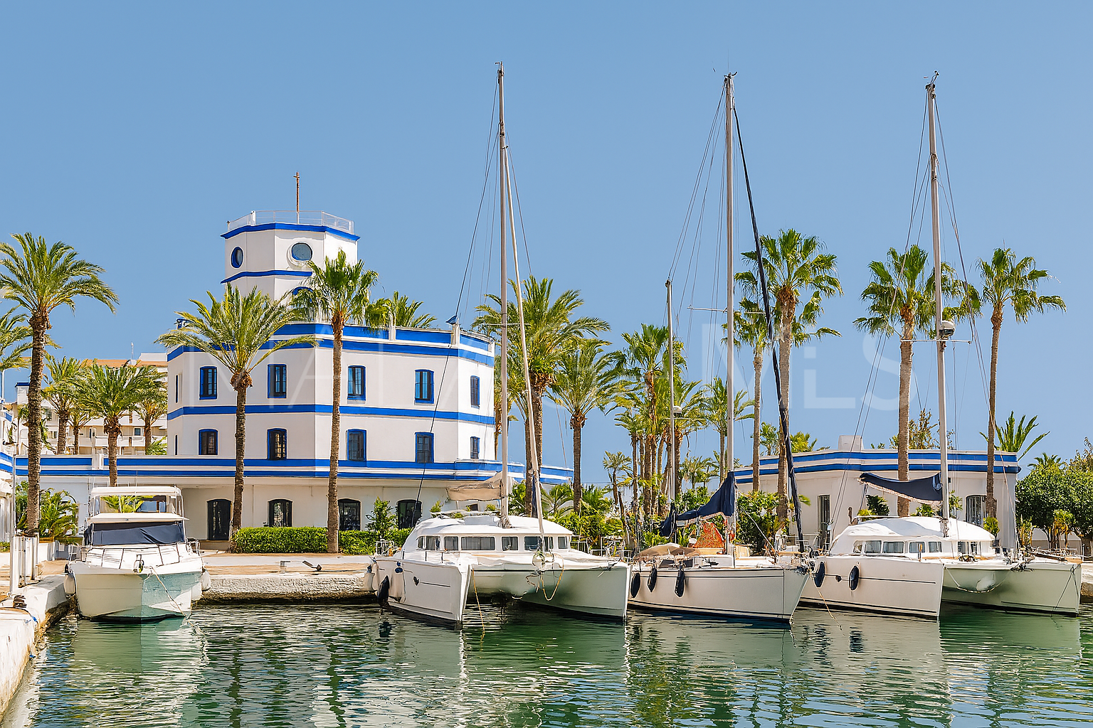 Appartement rez de chaussée for sale in Estepona