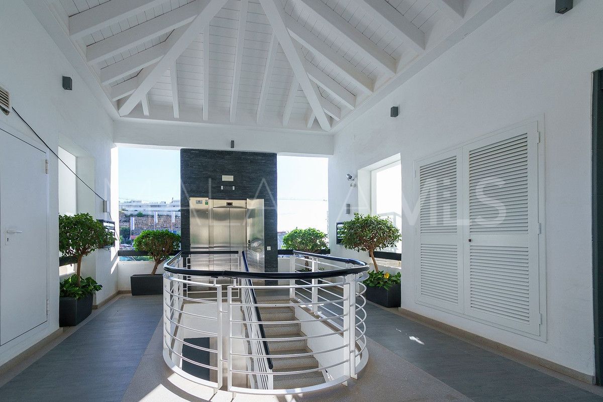 2 bedrooms Benahavis ground floor apartment for sale