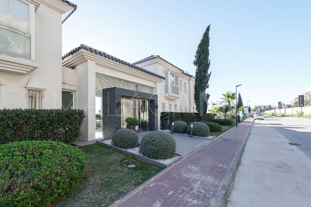2 bedrooms Benahavis ground floor apartment for sale