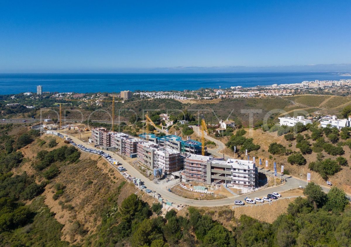 Se vende atico con 2 dormitorios en Los Altos de los Monteros