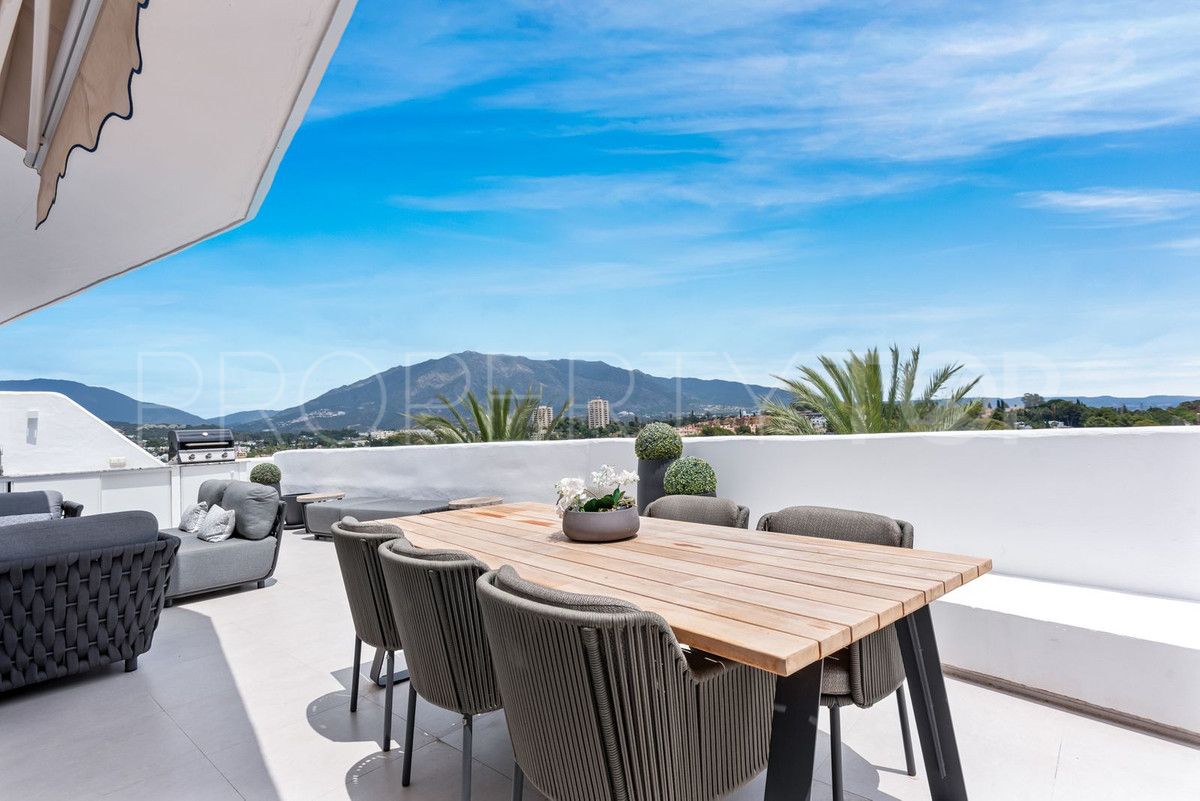 Penthouse with 3 bedrooms for sale in Nueva Andalucia