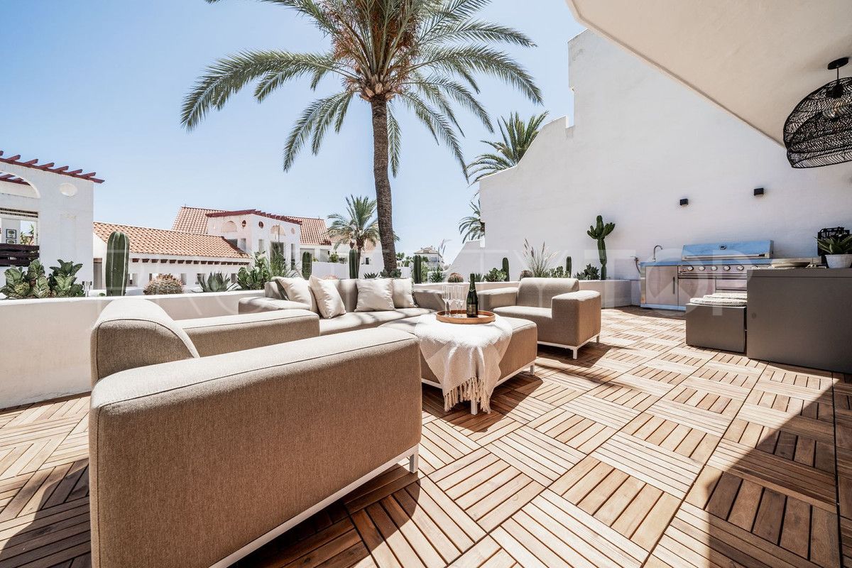 Penthouse for sale in Marbella City with 4 bedrooms