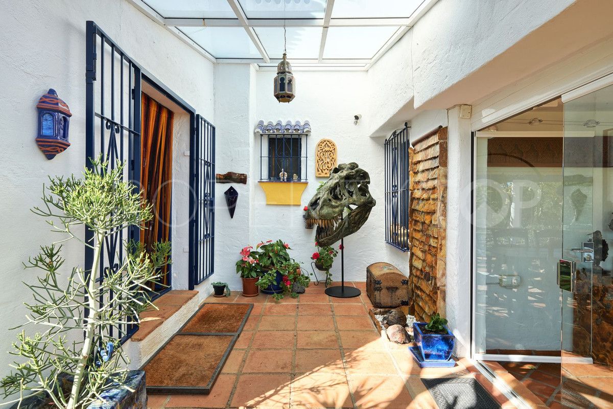 Villa de 2 dormitorios en venta en Estepona