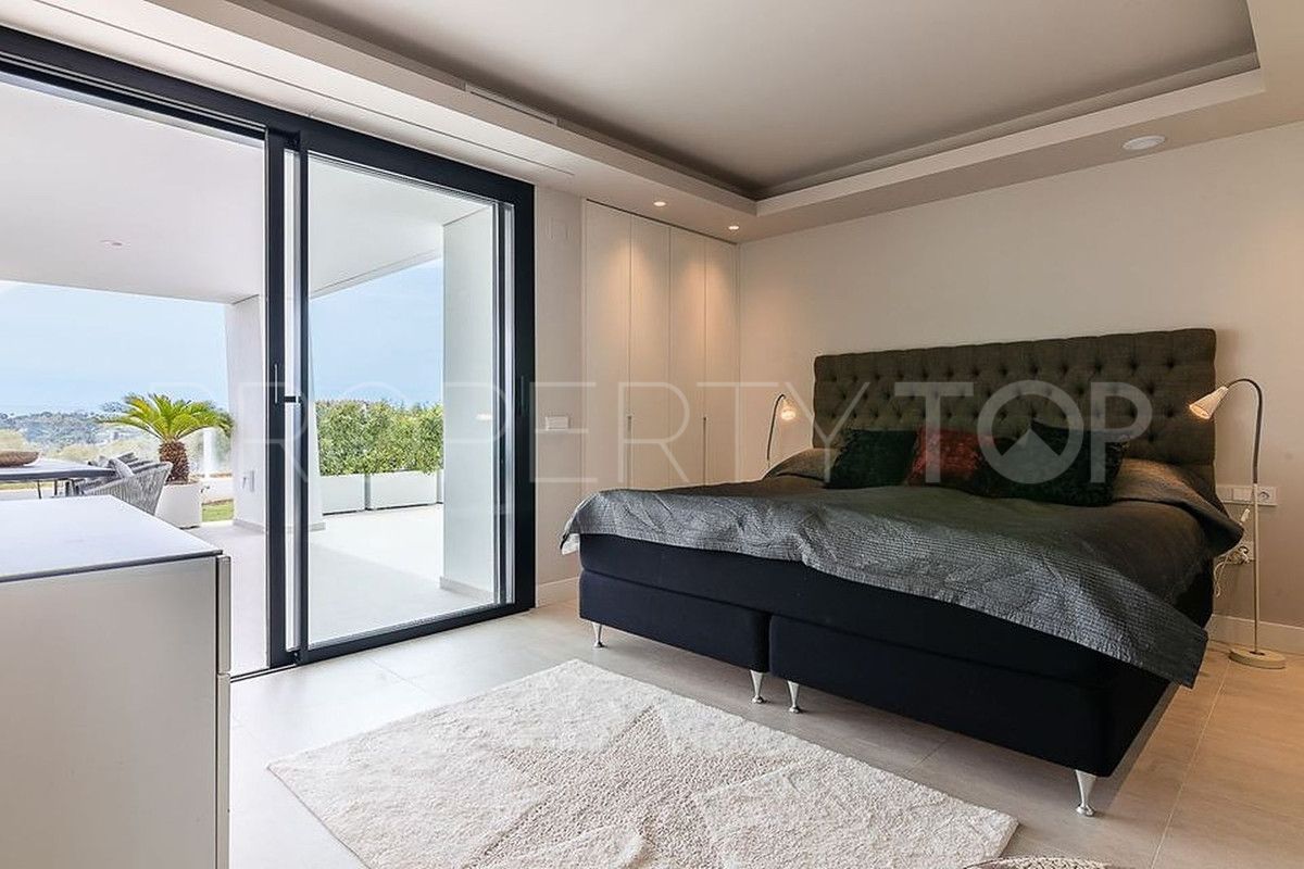 Apartamento planta baja en venta de 3 dormitorios en Nueva Andalucia