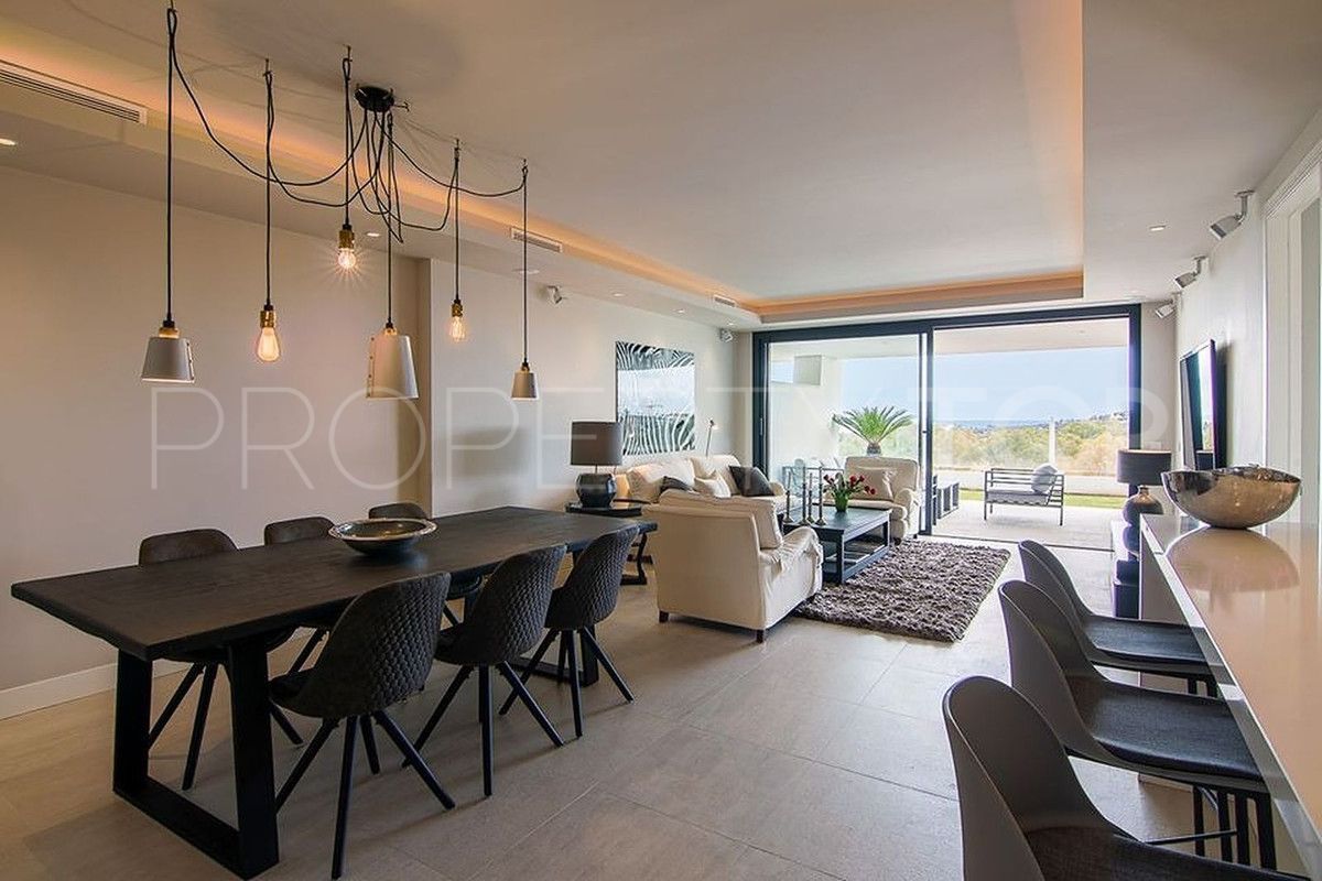 Apartamento planta baja en venta de 3 dormitorios en Nueva Andalucia