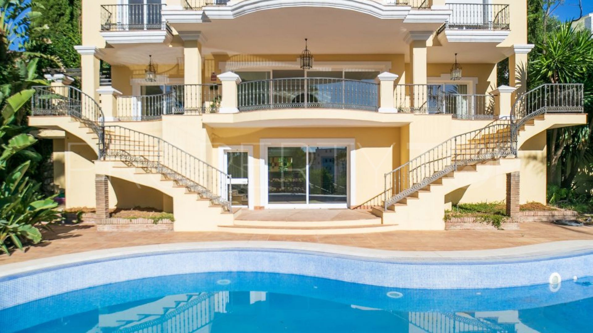 8 bedrooms villa in Benahavis for sale