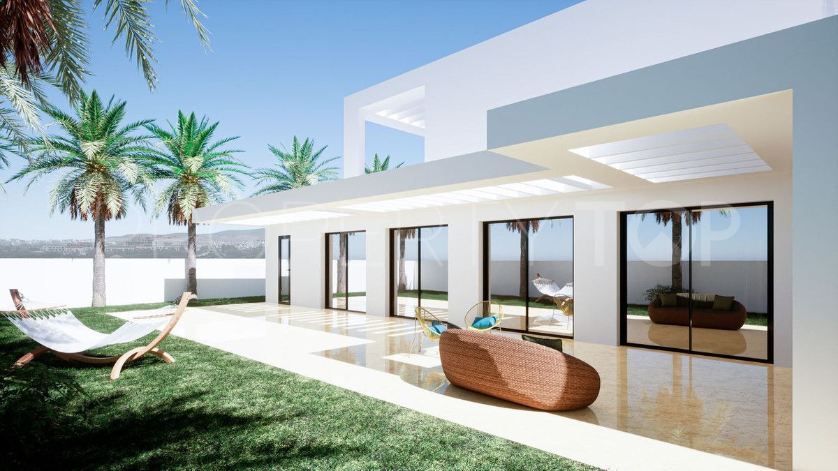 For sale Casares Playa villa with 4 bedrooms