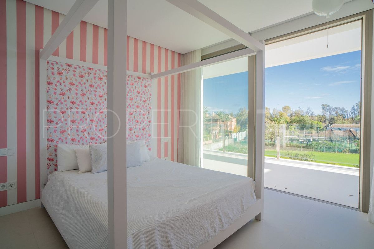 Villa con 4 dormitorios en venta en Marbella Ciudad