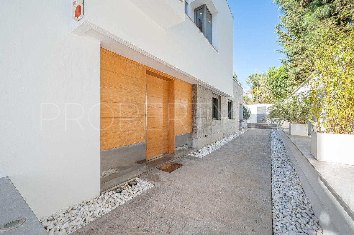 Villa for sale in Marbella City