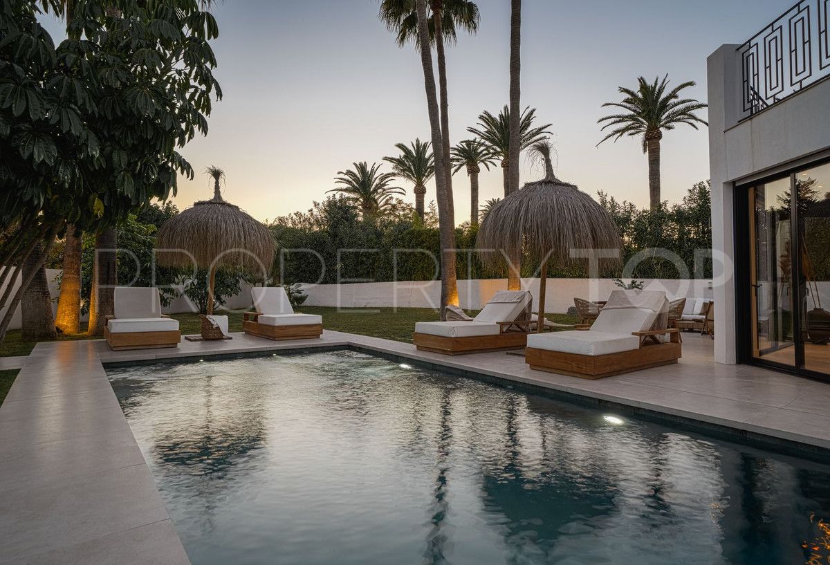 Villa a la venta en Nueva Andalucia