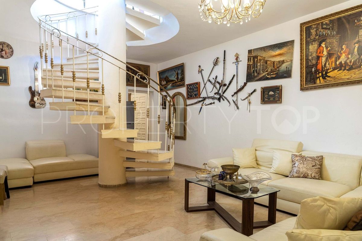 Cala de Mijas 9 bedrooms villa for sale