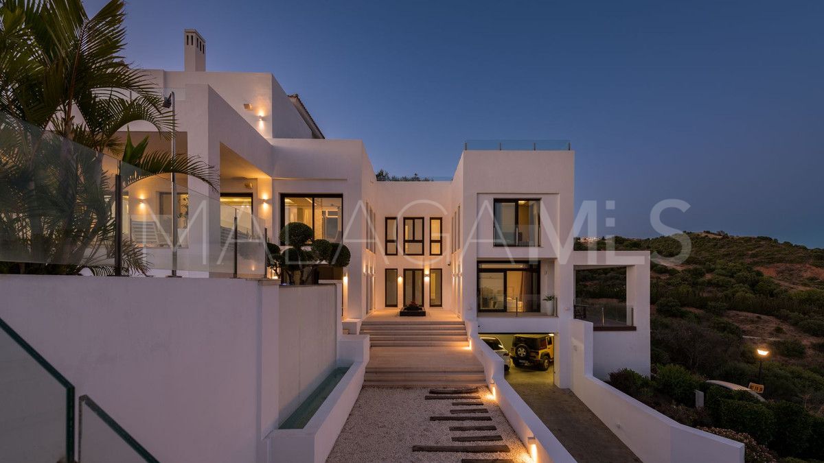 Villa for sale in Marbella City