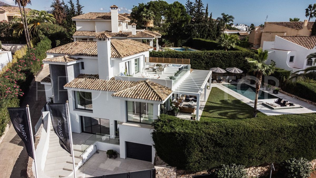 Villa a la venta de 4 dormitorios en Marbella Ciudad