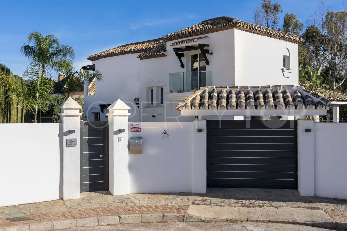 For sale Marbella City villa with 4 bedrooms