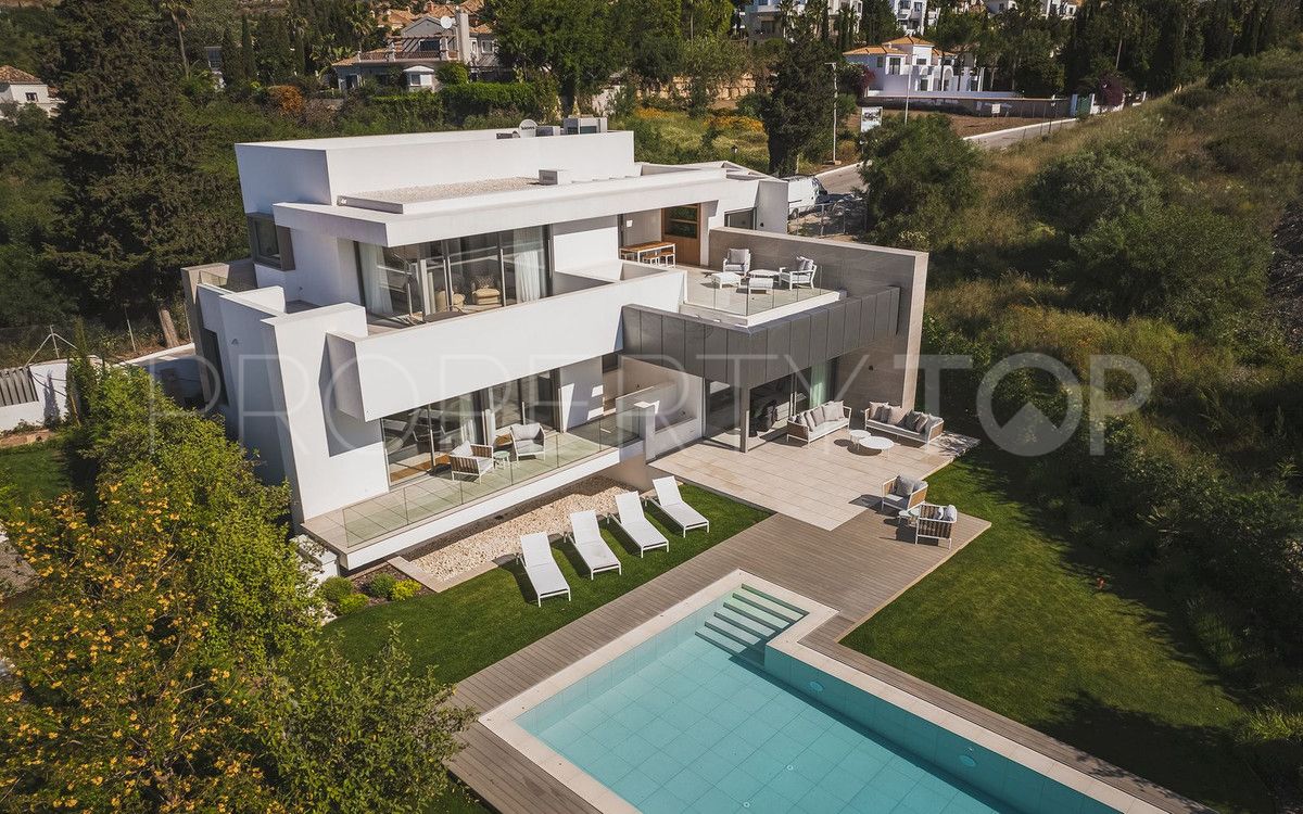 For sale villa with 4 bedrooms in New Golden Mile