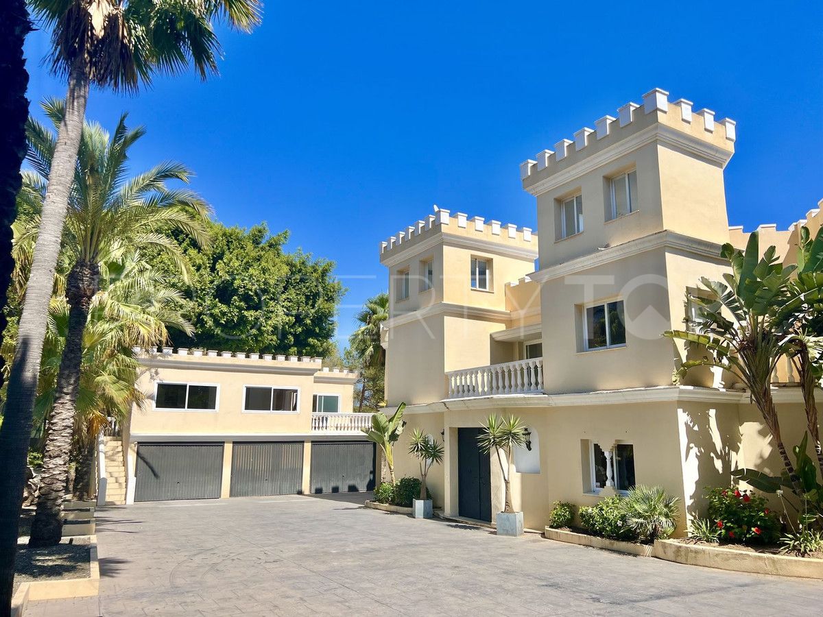 Comprar villa de 7 dormitorios en Marbella Golden Mile