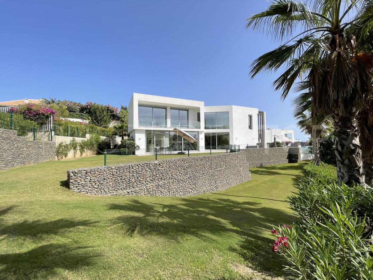 Villa for sale in Marbella City with 4 bedrooms