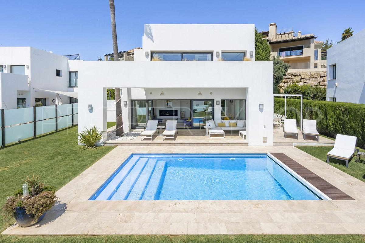 5 bedrooms villa for sale in Benahavis