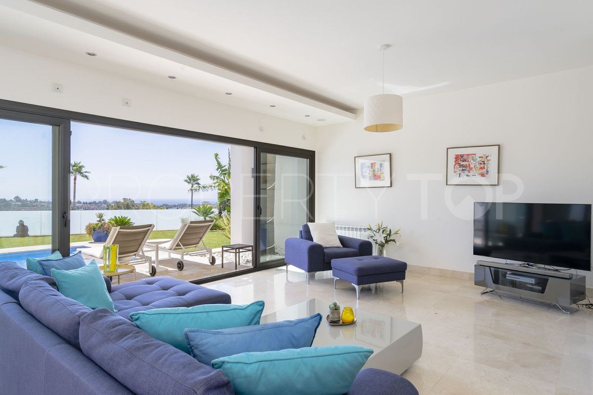 5 bedrooms villa for sale in Benahavis