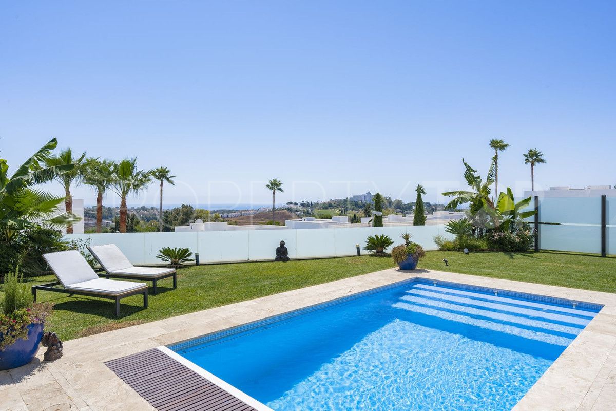 5 bedrooms villa for sale in Benahavis