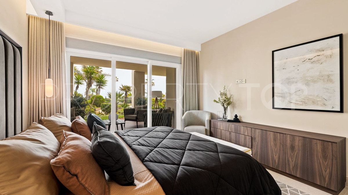 For sale ground floor apartment in Estepona with 4 bedrooms