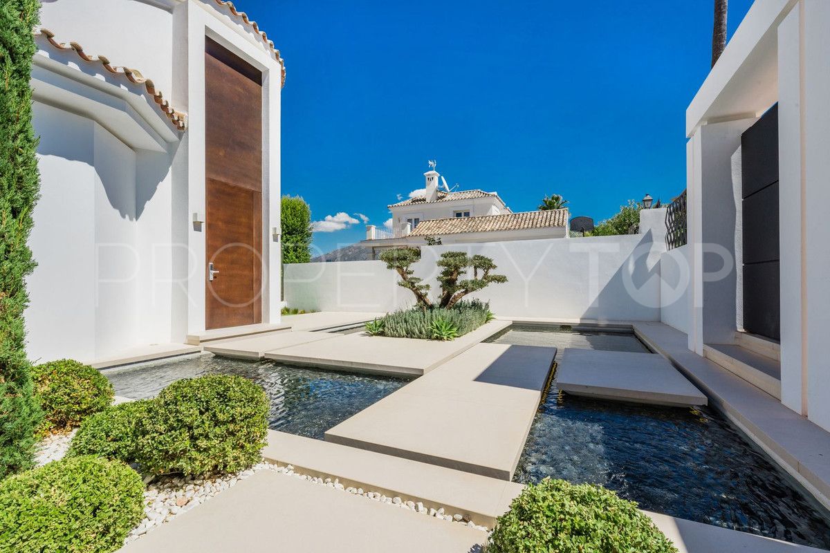 Villa a la venta en Marbella Ciudad con 5 dormitorios
