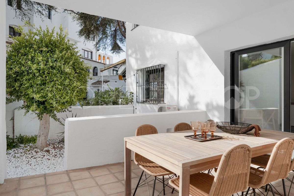 Comprar apartamento planta baja en Marbella Ciudad de 3 dormitorios