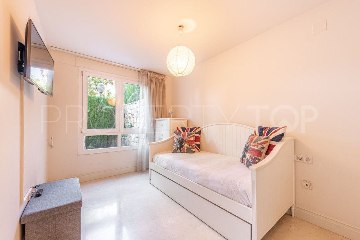 Marbella Golden Mile, apartamento planta baja de 2 dormitorios en venta
