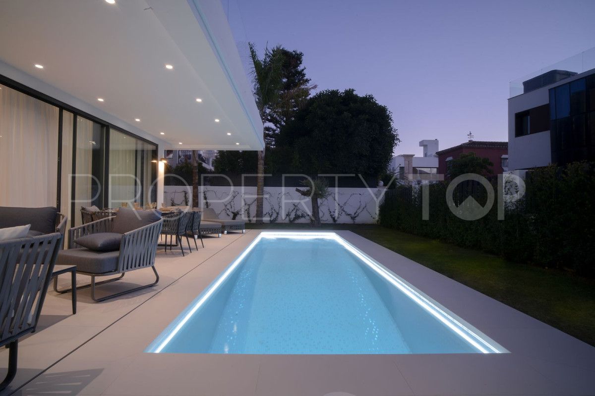 Villa a la venta en Marbella Golden Mile