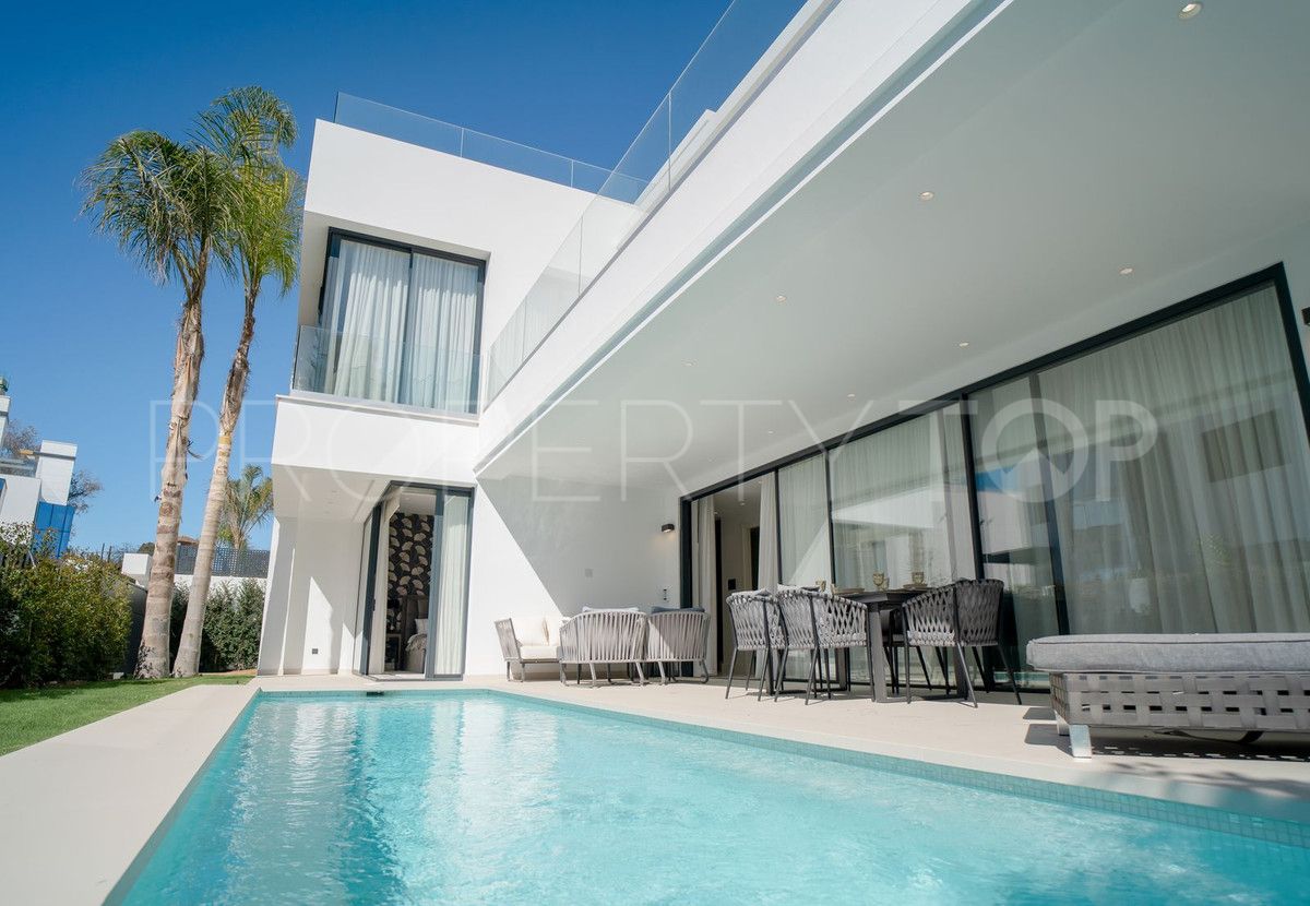 Villa a la venta en Marbella Golden Mile