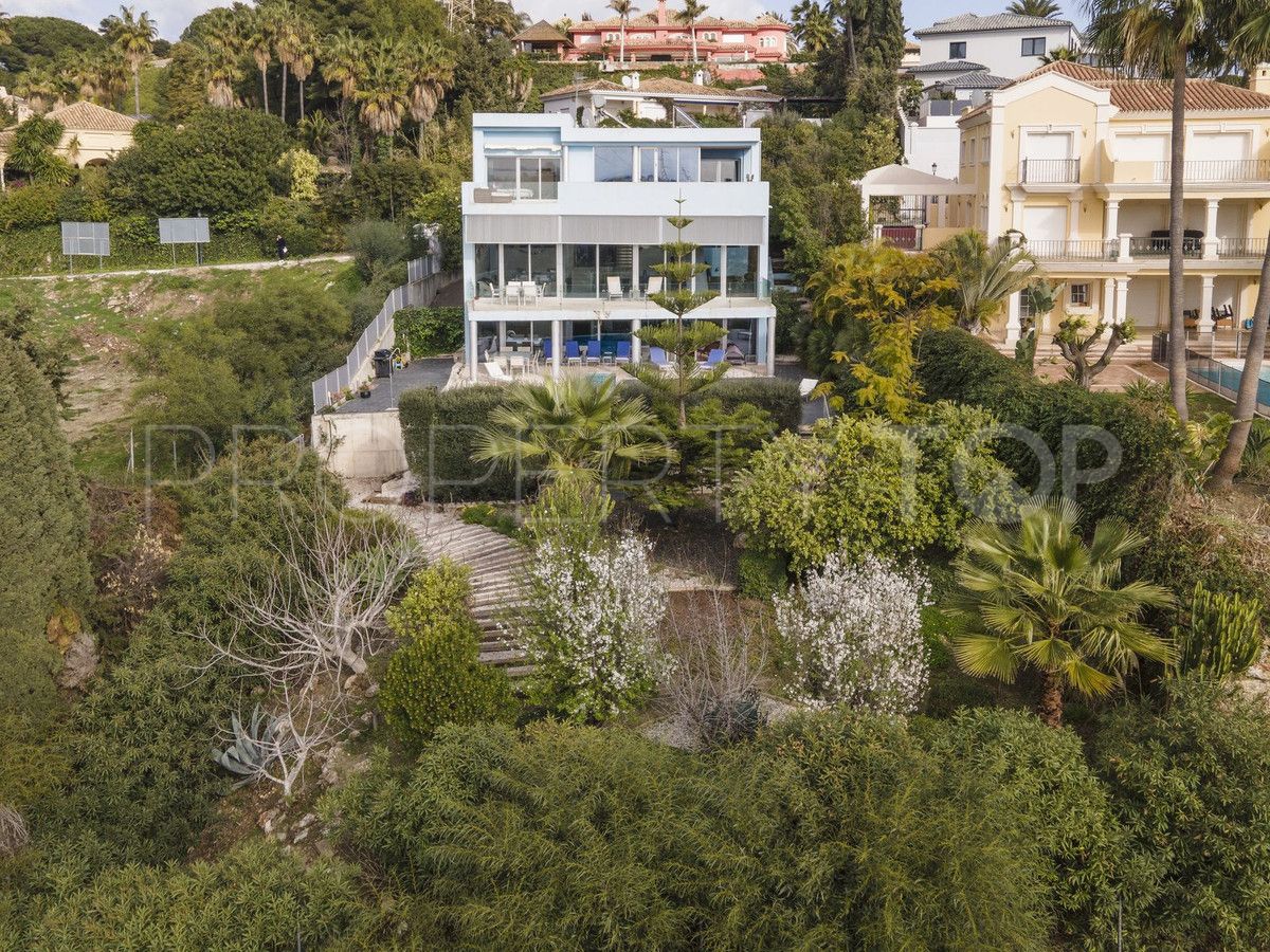 Villa con 4 dormitorios en venta en Benahavis