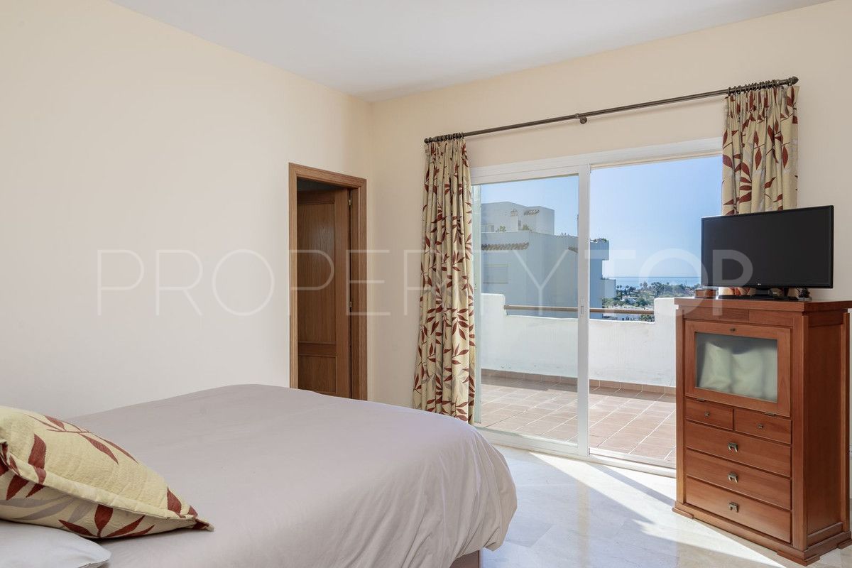 Estepona 3 bedrooms penthouse for sale
