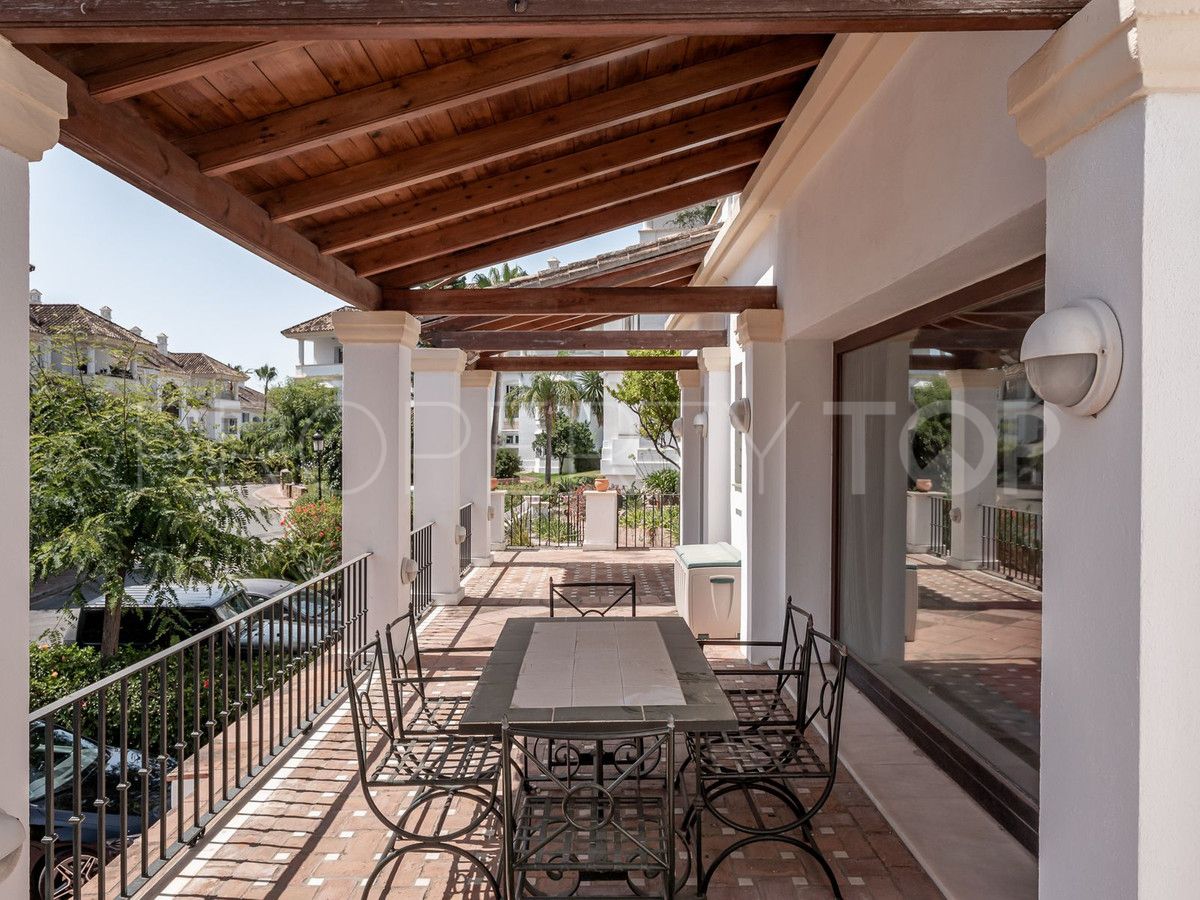 Buy Marbella City villa with 3 bedrooms