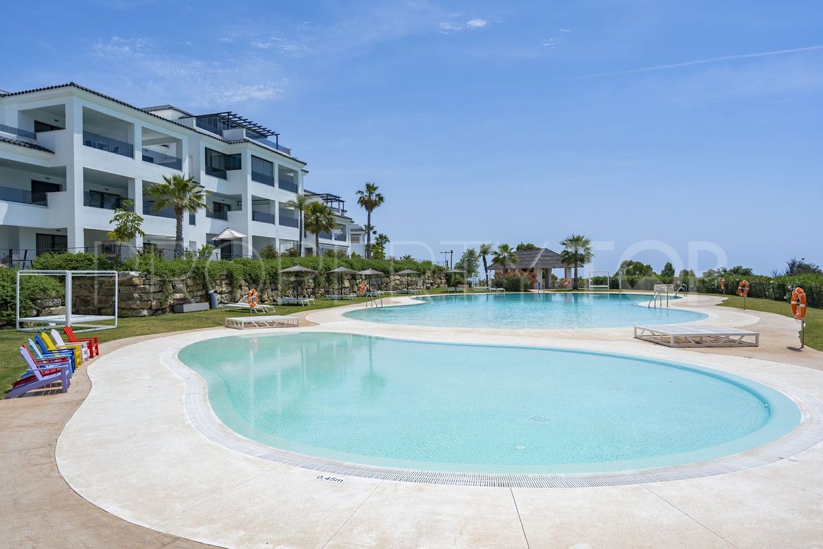 For sale 2 bedrooms penthouse in Estepona