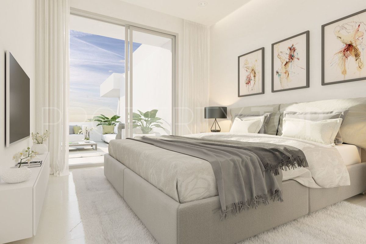 Buy 3 bedrooms penthouse in Estepona