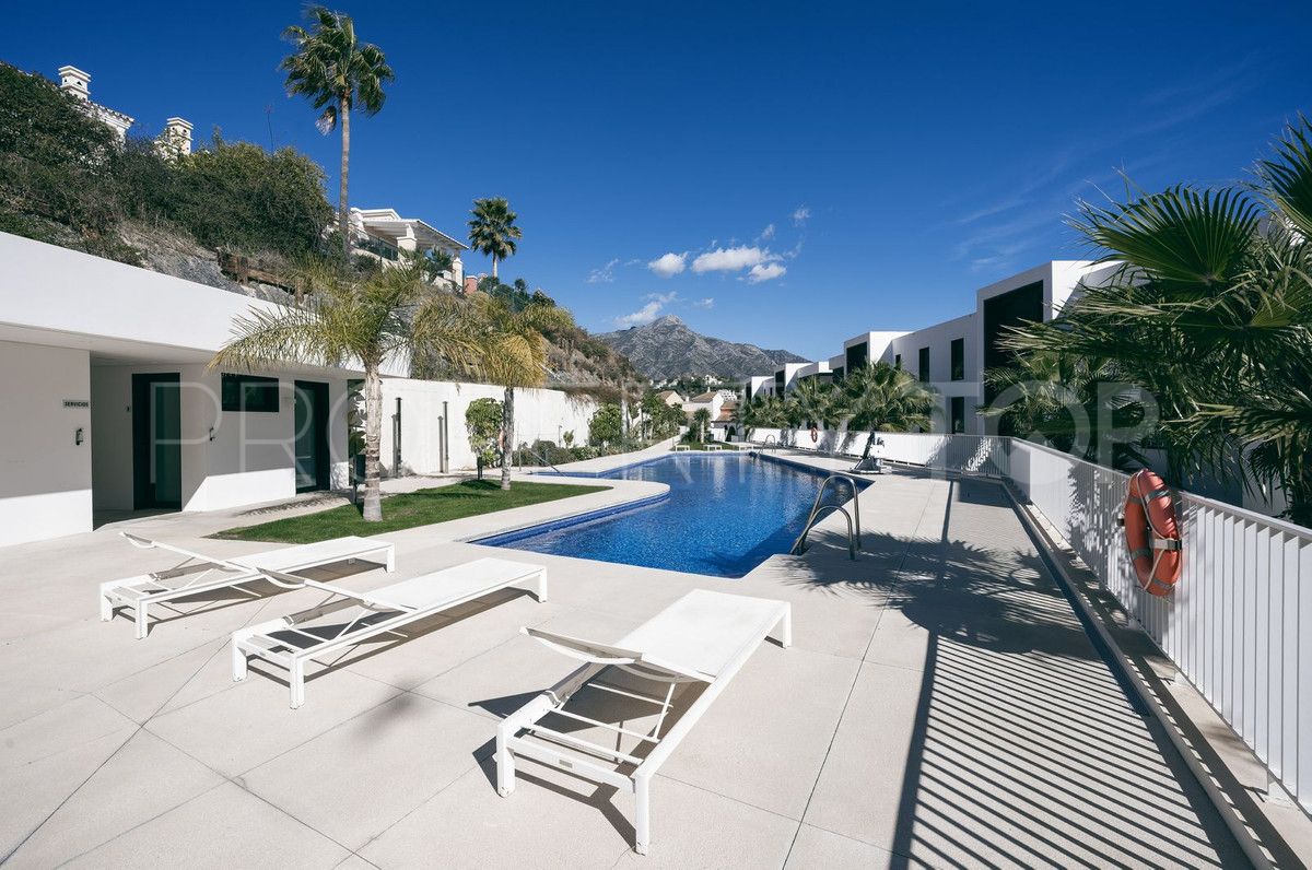 For sale ground floor apartment in Marbella City with 3 bedrooms