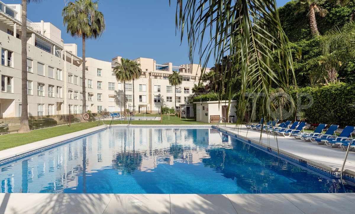 Nueva Andalucia, apartamento planta baja en venta con 3 dormitorios