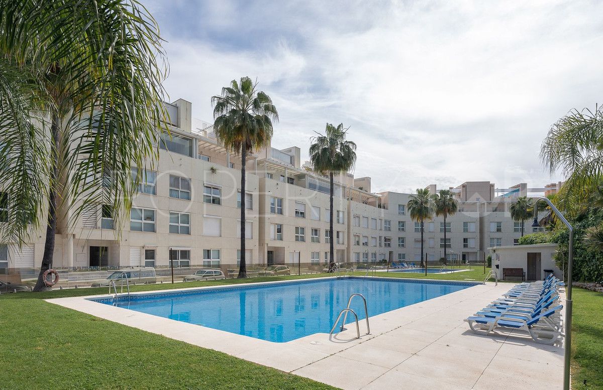 Nueva Andalucia, apartamento planta baja en venta con 3 dormitorios