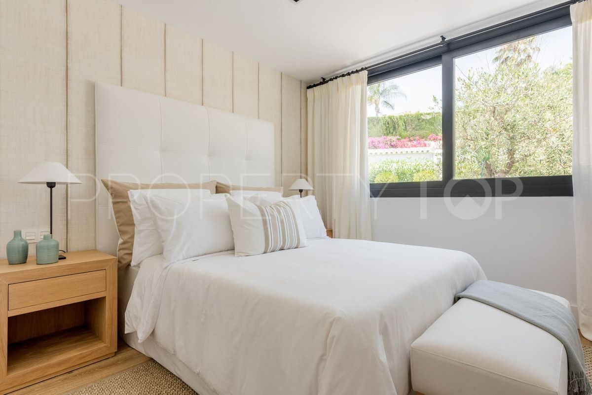Villa con 5 dormitorios en venta en Marbella Ciudad