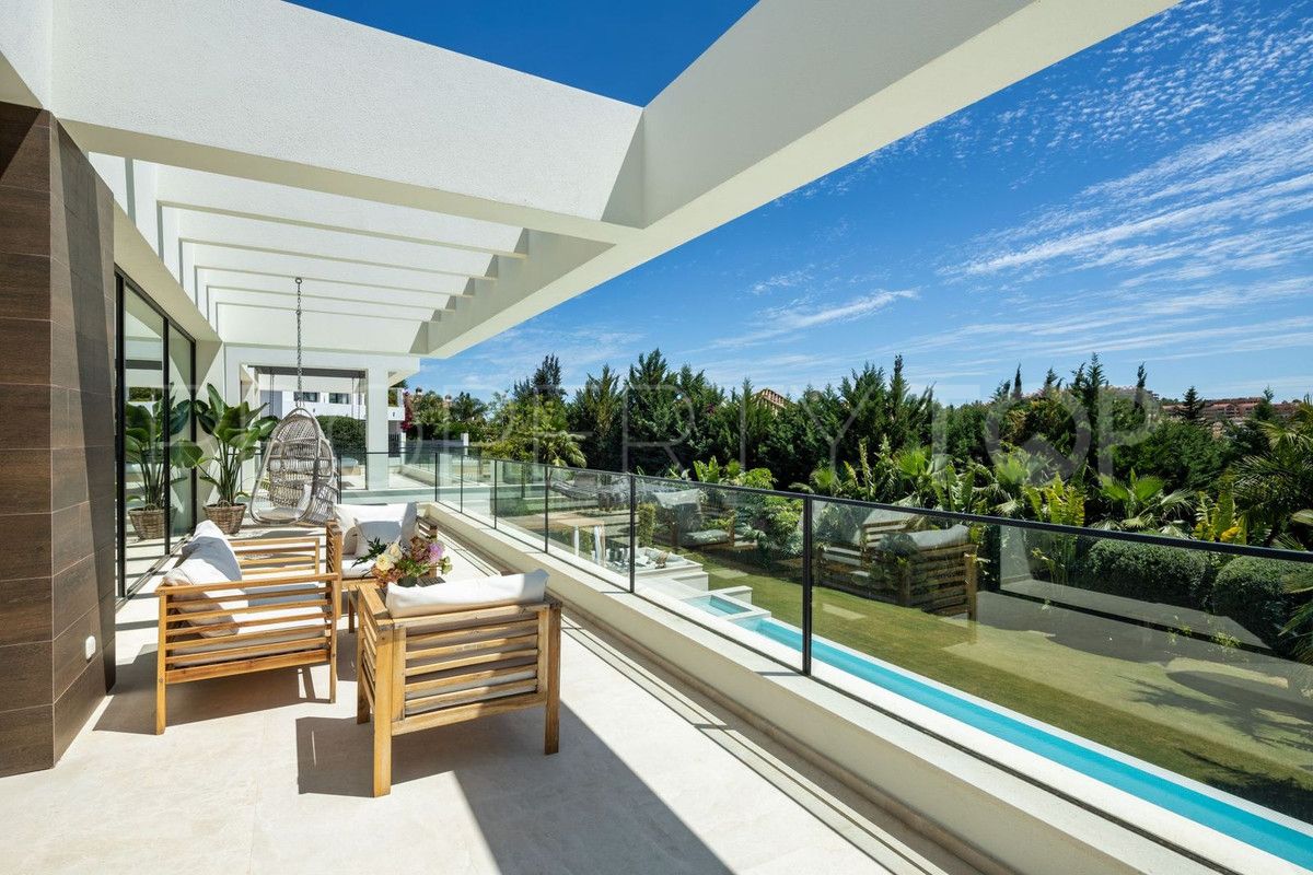 6 bedrooms villa for sale in Nueva Andalucia