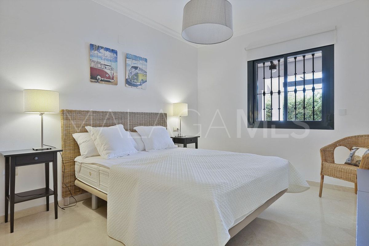 San Pedro de Alcantara, apartamento planta baja a la venta de 3 bedrooms